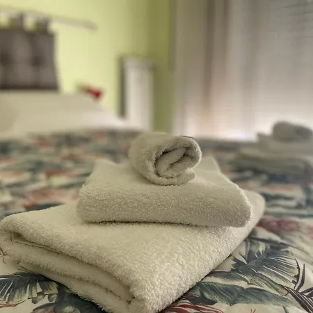 Bed & Breakfast Cavour16 Rent Bedrooms 3*