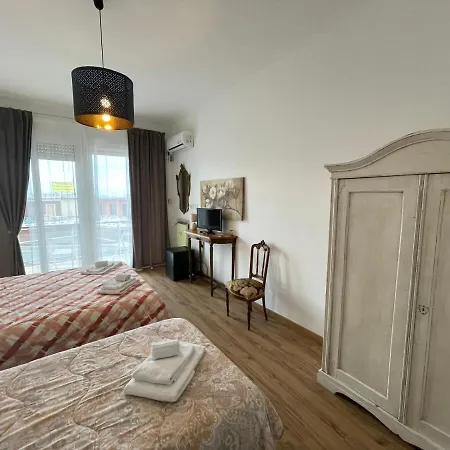 Bed & Breakfast Cavour16 Rent Bedrooms Genoa