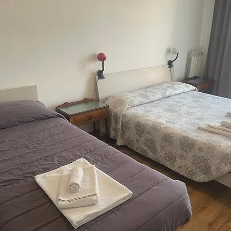Bed & Breakfast Cavour16 Rent Bedrooms Genoa