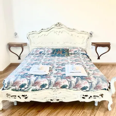 Cavour16 Rent Bedrooms 3* Genoa