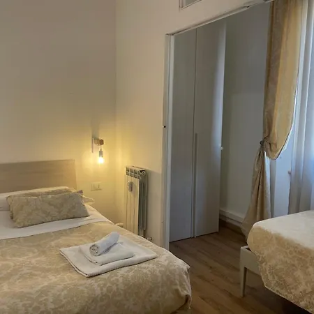 Bed & Breakfast Cavour16 Rent Bedrooms Genoa